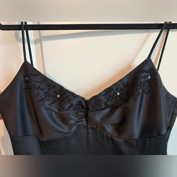 Elegant Black Beaded Prom Dress - Picture 4 of 9